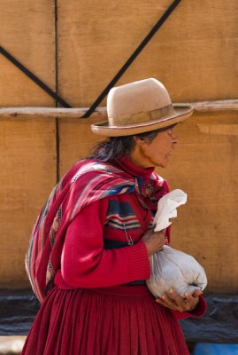 Pisac market.