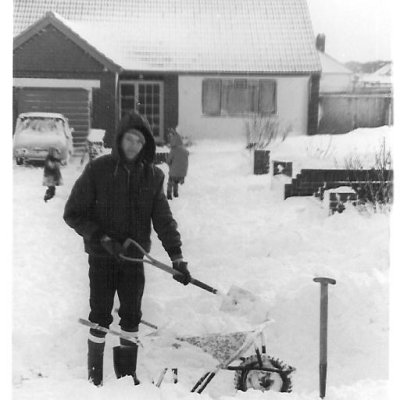 13 - digging snow in David Av  - 1969.jpg