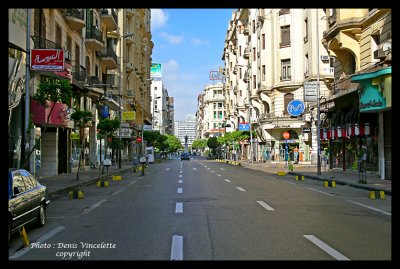 At 08:00 AM, all streets of Cairo are like that ! Calm ..