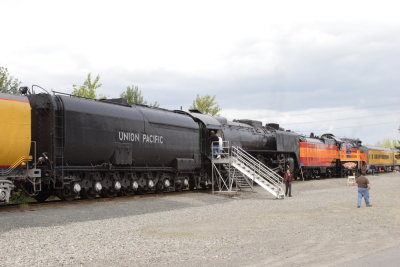UP844 and SP4449 on display at UP's Fife yard