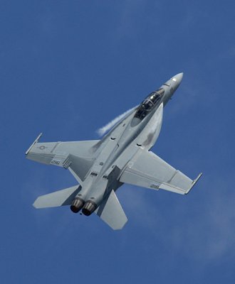 F-18 Making Clouds_3768.jpg