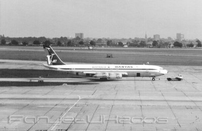 Boeing 707-338C VH-EBQ Qantas