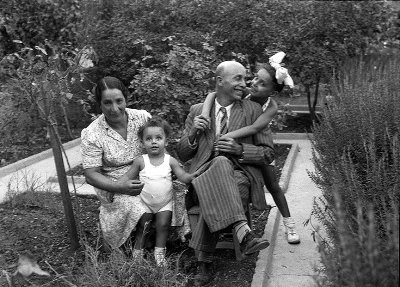 000-Neg-02.jpg