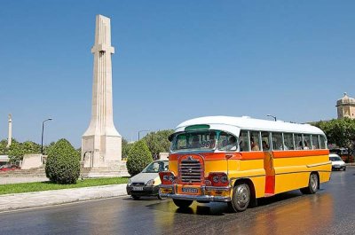 Malta Bus