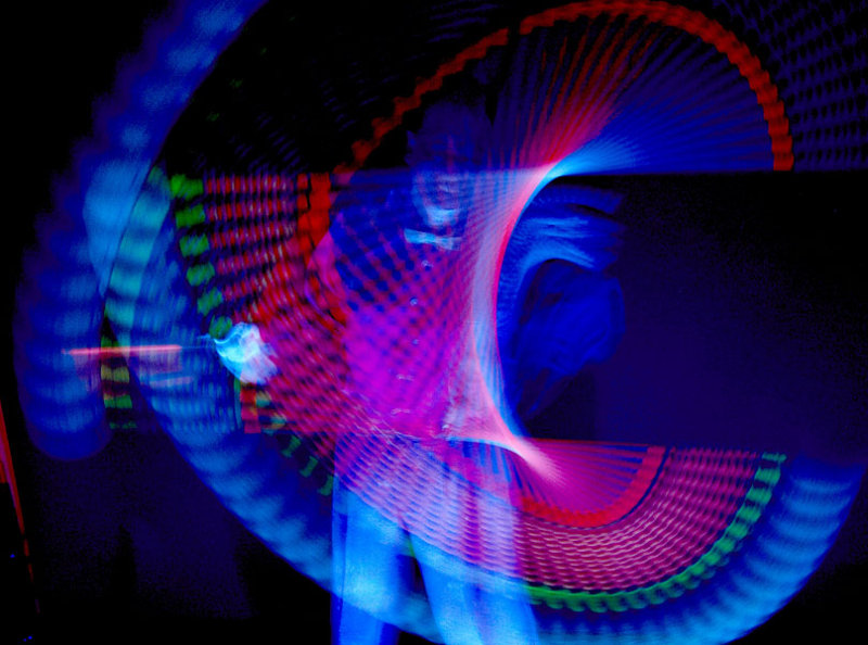 blacklight-devilsticks-0010.jpg
