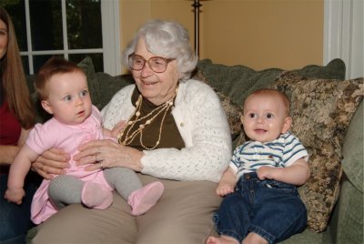 Gr Aunt Myrtle, Abigail & Danny 9-30-07