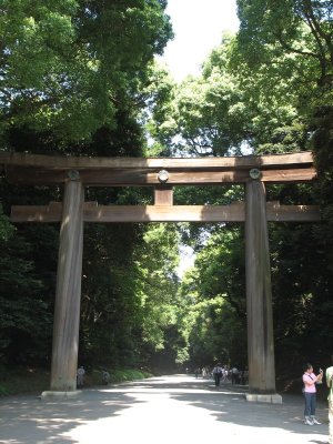 Entrance to the park surrounding the Meiji-jingu shrine