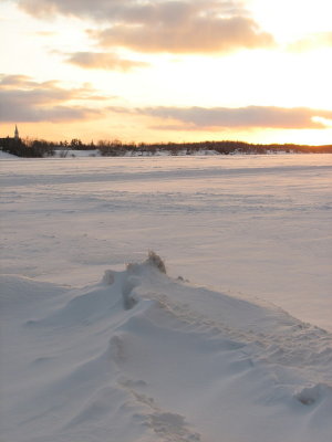 Snow drift on the river