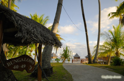 A sign to overwater bungalows(2)