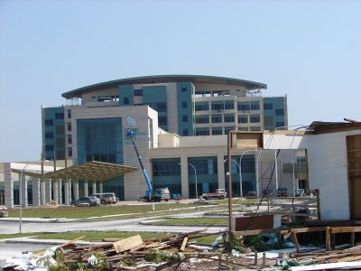 SIMC Front Entrance Sign Going Up 17/08/2007