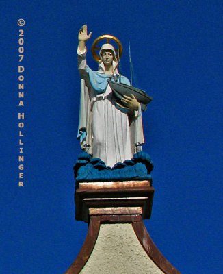 Virgin Mary Statue on a Gloucester Church