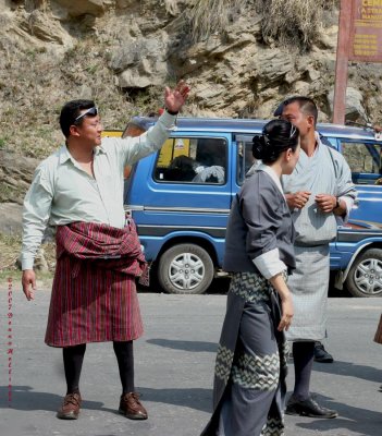 Wangdi negotiating a crossing