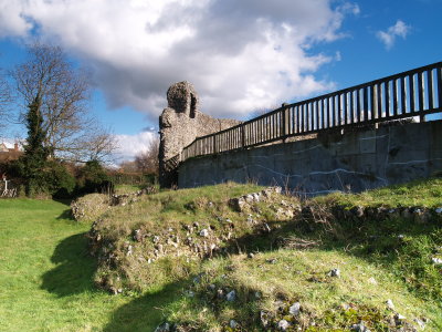 Eynsford Castle,the collapsed wall