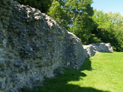 Bramber  Castle, part  of  the  Bailey  wall.