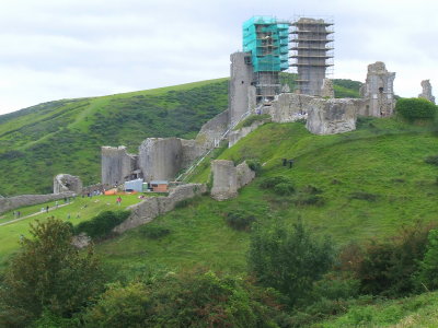 Corfe Castle ruins.