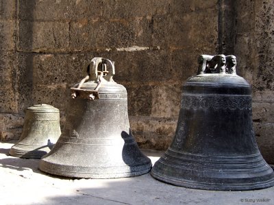 3 Bells, Havana
