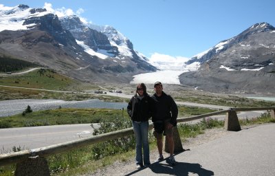 1025  Columbia Icefield and Athabasca Glacier