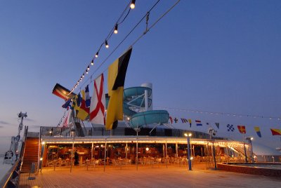 A glance at the aft of Lido deck before daybreak