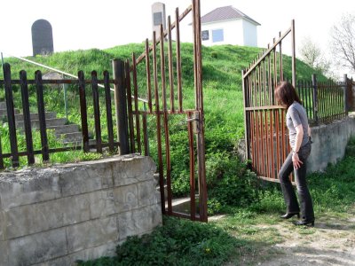 then we visit the old cemetery, just a quick look