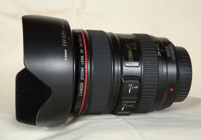 24-105mm f/4L IS with the hood on