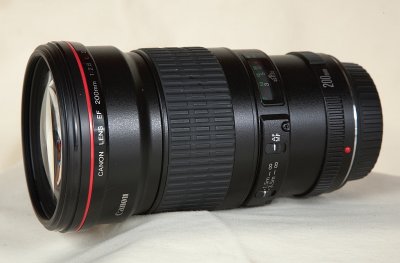 200mm f/2.8