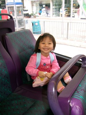 She likes Bus (25-4-2007)