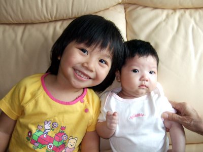 Ki ki and Yiu Yiu (12-6-2007)
