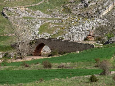 Puente Cantos sobre el ro Caracena