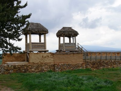 Puerta con torres de la Muralla de Numancia