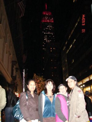 Oopps Peachy at night with Mai, Dessa and Liway