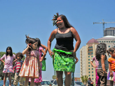 Arlene Polynesian Dancer teaching the kids
