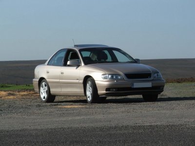 2000 Opel Omega