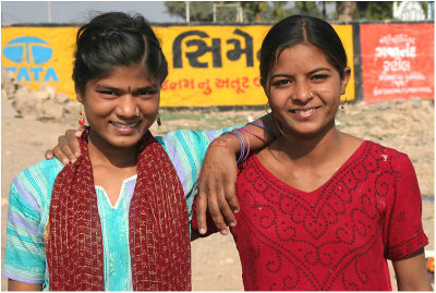 2 young laundresses-Bhuj