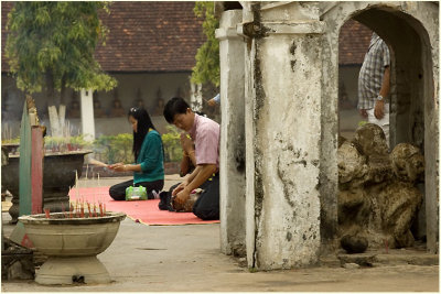 Shrine visitors-Wat That Ing Hang