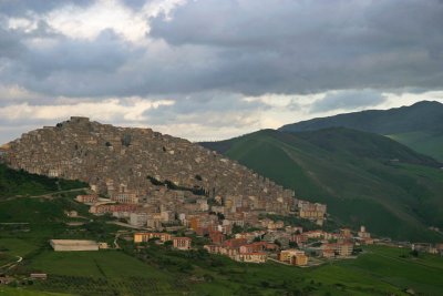 Gangi ,incredible concentrated town on the hill