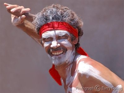 Aboriginal busker 02.jpg