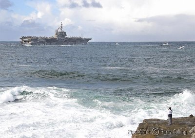 USS Kittyhawk leaving Sydney.jpg