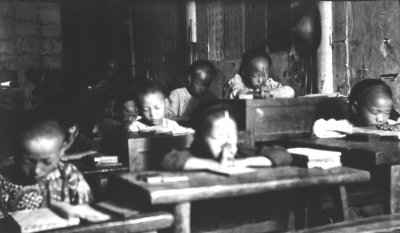 Interior school HInghwa writing.jpg