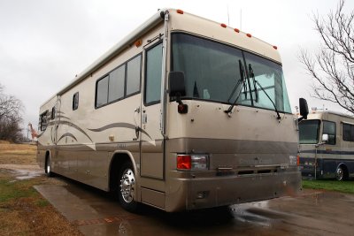 1998 Country Coach Intrigue GrandView 40' Single Slide *SOLD*