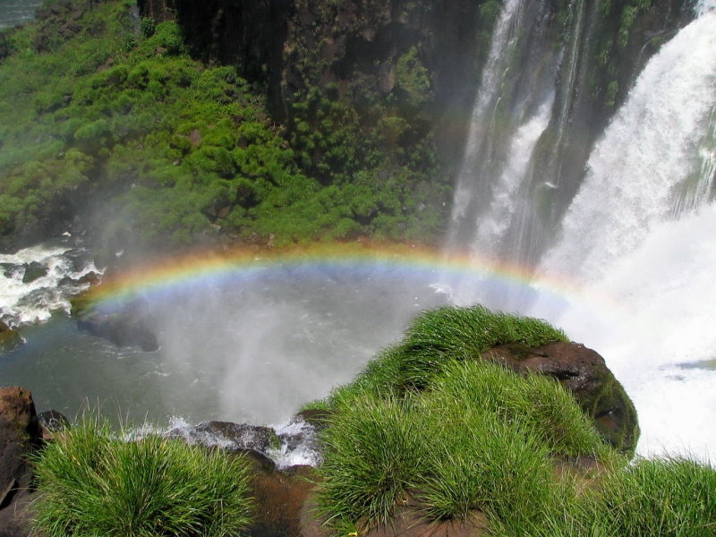 iguacu falls rainbow