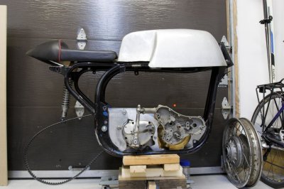 6051-01-Norton_cafe_racer, right side view