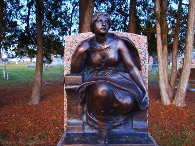 Lorado Taft Grave Sculpture.jpg