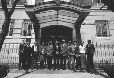 11 rabbis at the front door of the Soviet Consulate