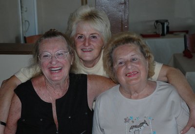 mom_and_her_sisters.jpg