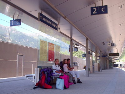 Wachten op de trein naar Zurich