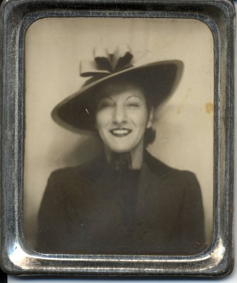 1939 Oct Mom.jpg