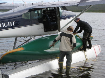 Attaching canoe to Cessna 185