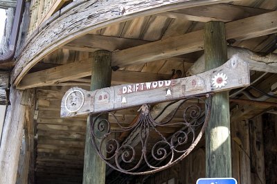 Driftwood Inn, detail