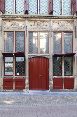 gothic house, entrance