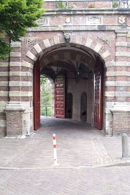 Oosterpoort, archway